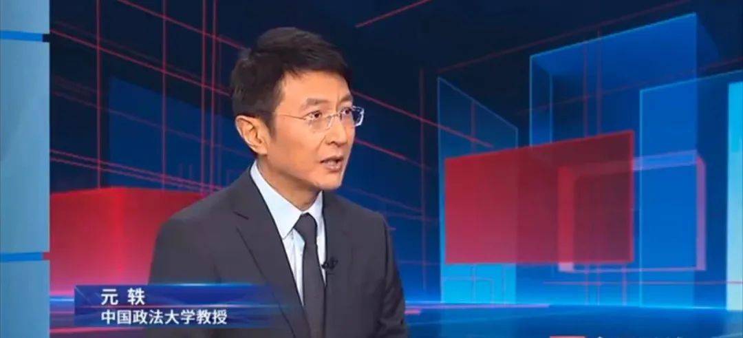 哭闹的婴儿与冷漠的“母亲”，候车室内，警察意外发现案件线索……
